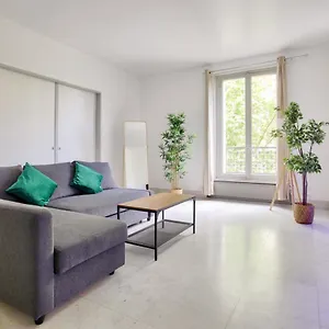 Appartement 2 Bedrooms Tour Eiffel Rapp, Paris