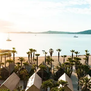 https://les-prairies-de-la-mer.fr-provencehotel.com