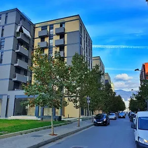 https://apt-cozy-2-bedroom-close-to-center.hotels-in-tirana.com