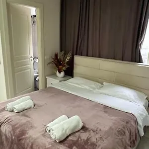 https://urban-retreat-apartments.hotels-in-tirana.com